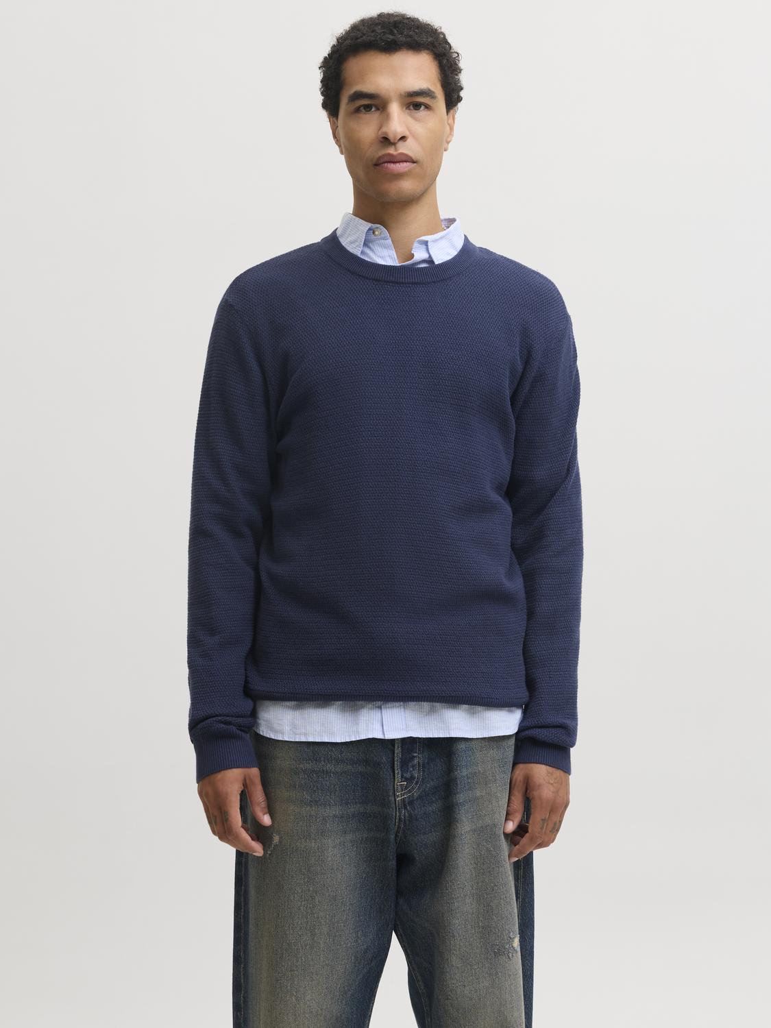 model_shot-front